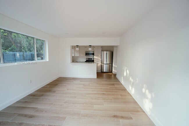 Building Photo - 801 NE 144th St