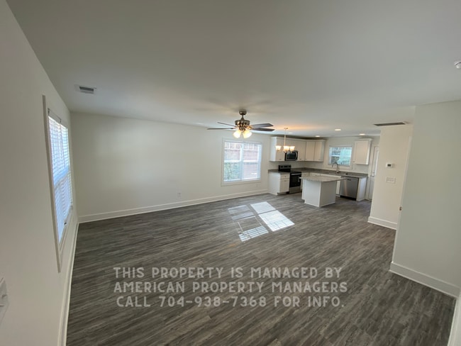 Building Photo - 660 Faith Dr SW