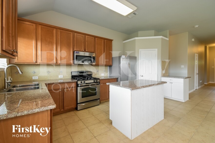 Building Photo - 4814 Emerald Bay Cir