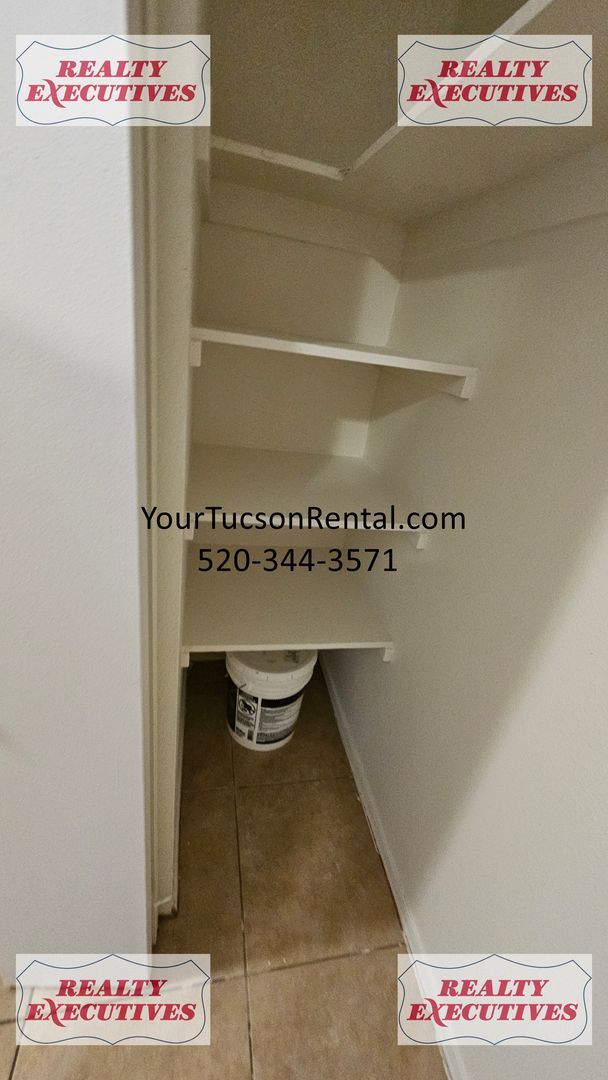 Building Photo - Tanque Verde & Kolb Rd area. 2 bedroom 1 bath Town home