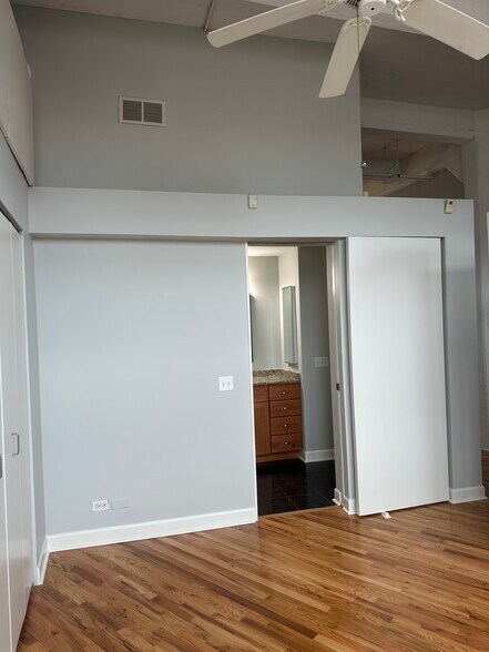 Building Photo - 1720 N Marshfield Ave