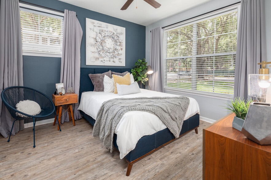 Building Photo - Luxe at 1820