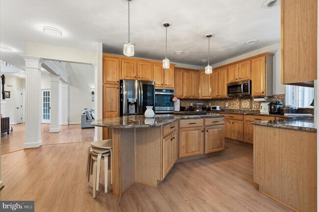 Building Photo - 4924 Berkshire Woods Dr