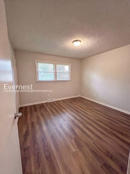 Building Photo - 4026 Angus Dr