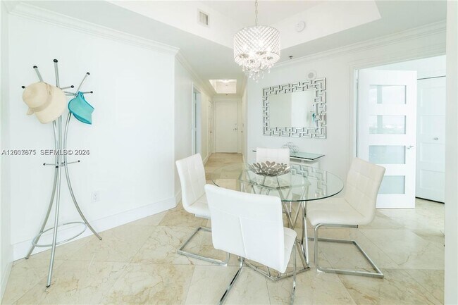 Building Photo - 6515 Collins Ave