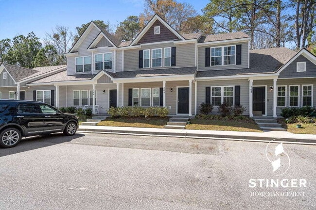 Building Photo - 204 Admiration Ave