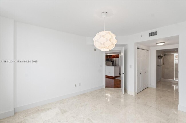 Building Photo - 19501 W Country Club Dr
