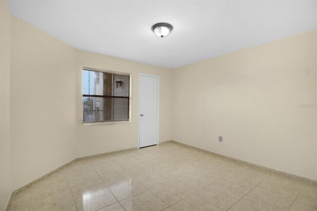 Building Photo - 3036 Parkway Blvd