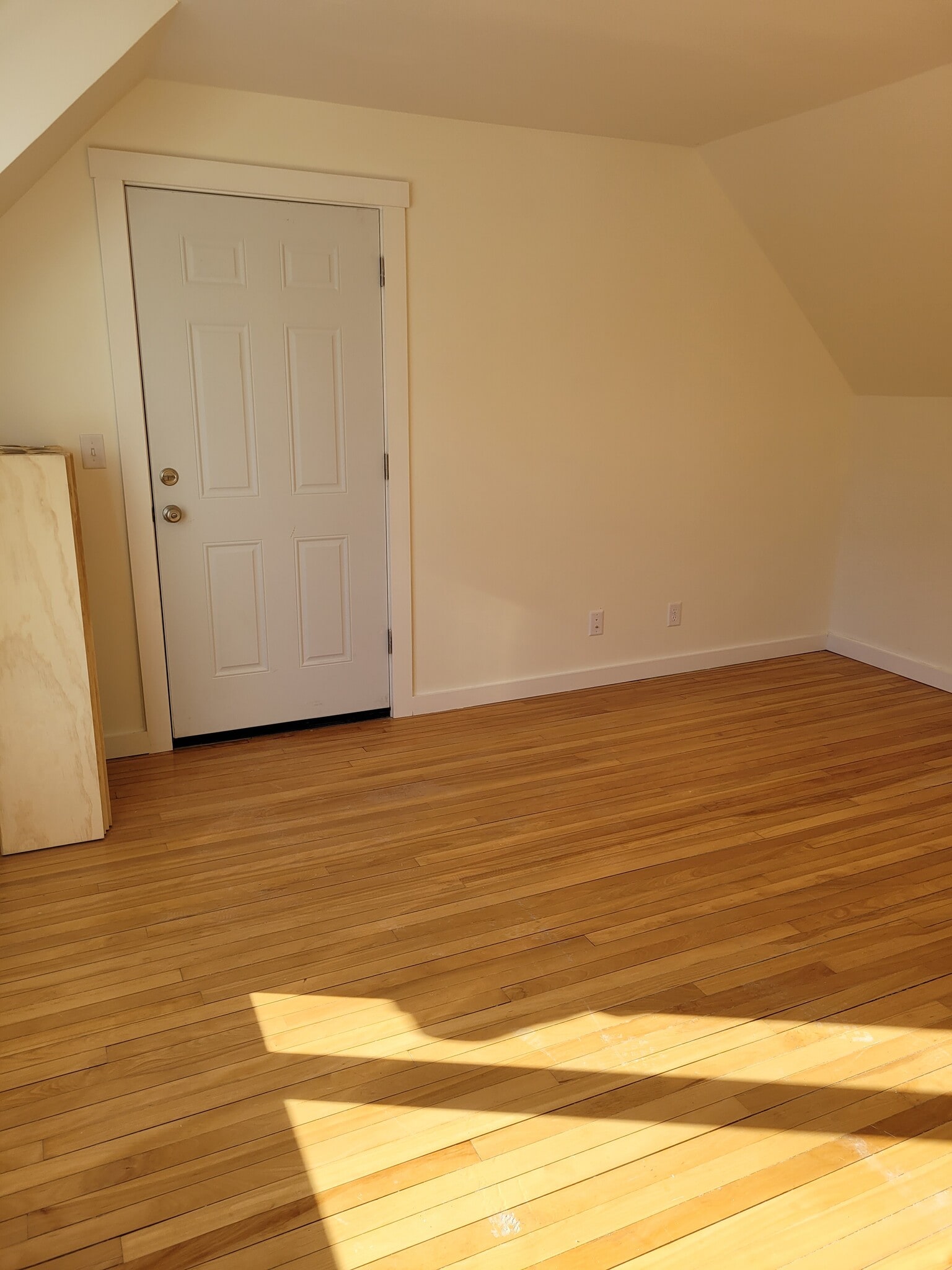 Living Room/Entryway - 34 Park St