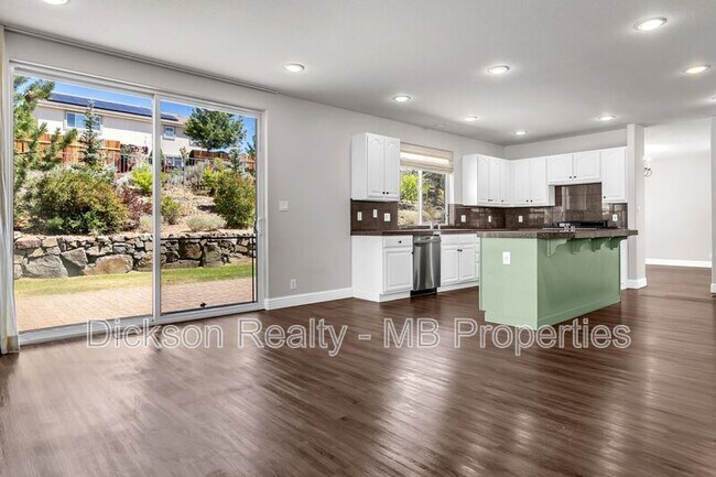 Building Photo - 7117 Heatherwood Dr