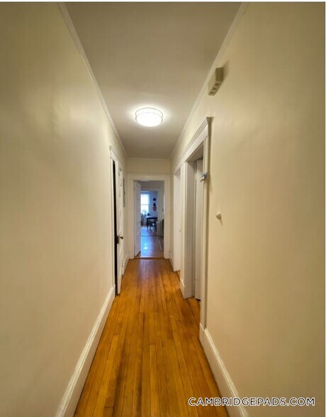 Building Photo - 9 Fairfield St