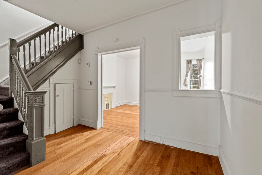 Building Photo - 3727 N 16th St