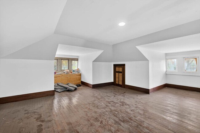 Building Photo - 1015 Union St