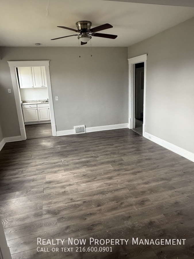 Building Photo - 2907 Denison Ave