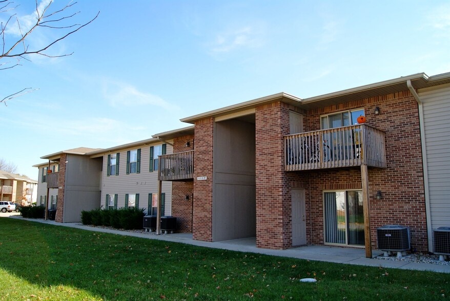 Interior Photo - Anthrop Pointe
