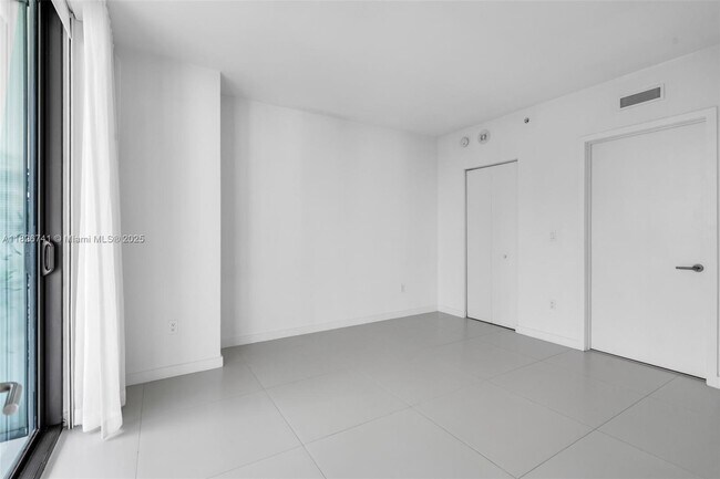 Building Photo - 1300 S Miami Ave