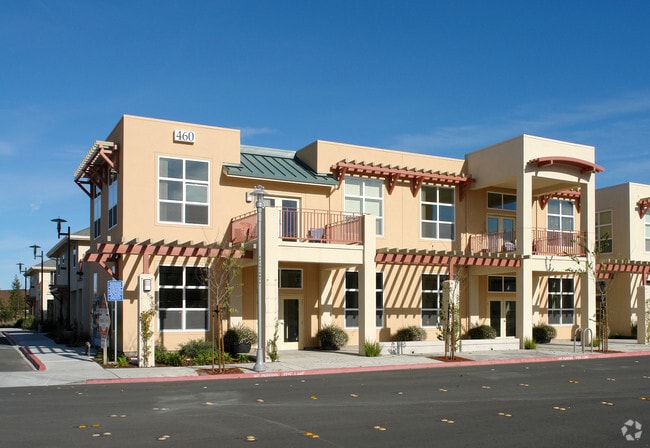 Building Photo - The Arbors