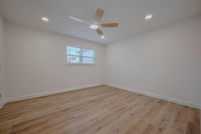 Building Photo - 1115 Augusta Dr