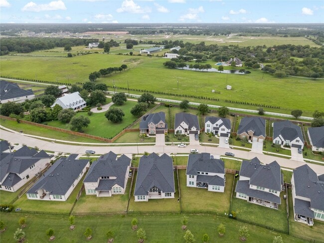 Building Photo - 7327 Sunny Oak Ln