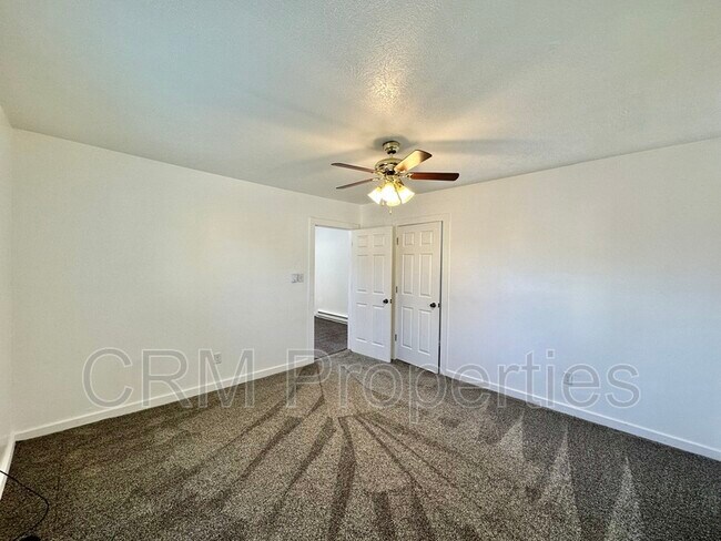 Building Photo - 723 W Jefferson St