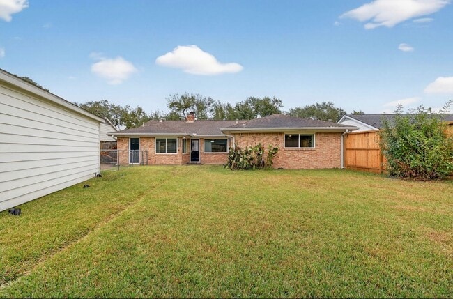 Building Photo - 6031 Rutherglenn Dr