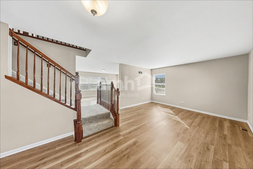 Building Photo - 6408 Roth Dr