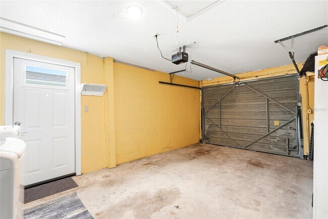 Building Photo - 1008 Heron Ct