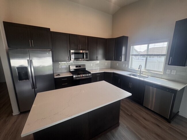 Building Photo - Luxury 4 Bed, 2 Bath Rancher in Spokane Valley!
