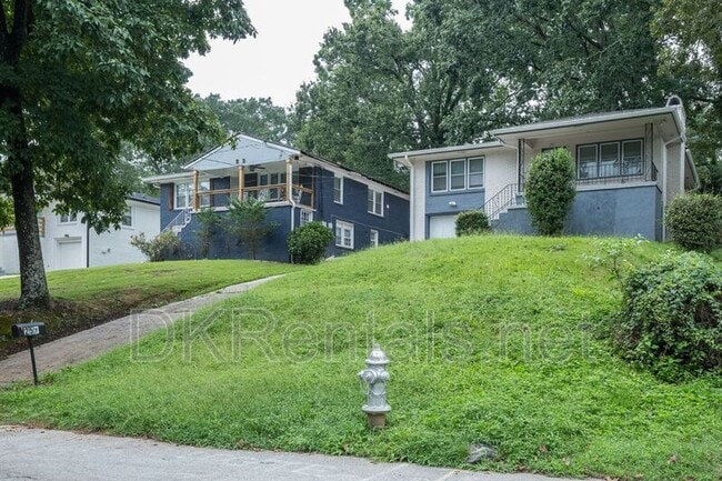 Building Photo - 257 Barfield Ave SW