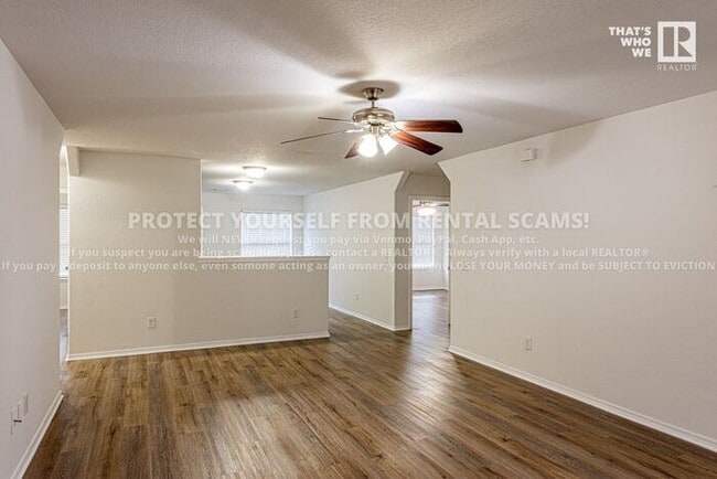 Building Photo - 2280 Bunker Ln