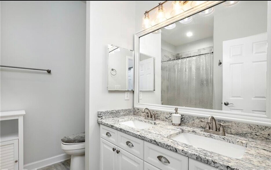 Building Photo - 18824 Nautical Dr