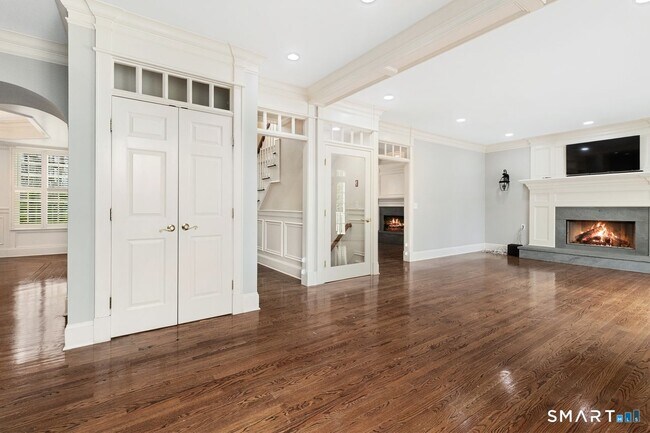 Building Photo - 59 Crescent Rd