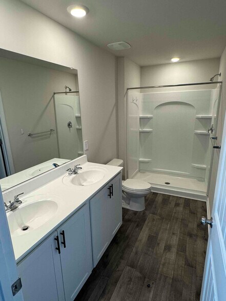 Building Photo - 81 Pepperwood Dr