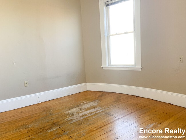 Building Photo - 8-8 Sunset St