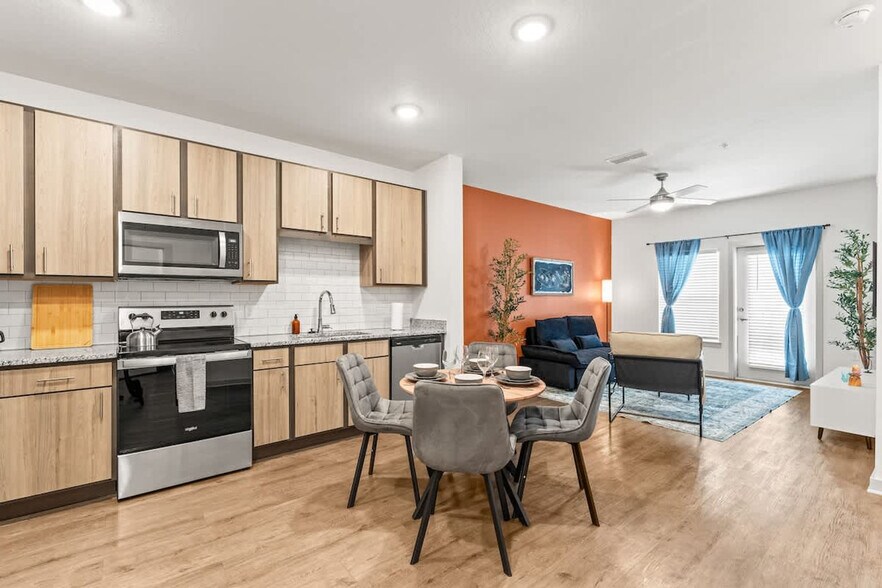 Building Photo - 14515 Star Water Rd