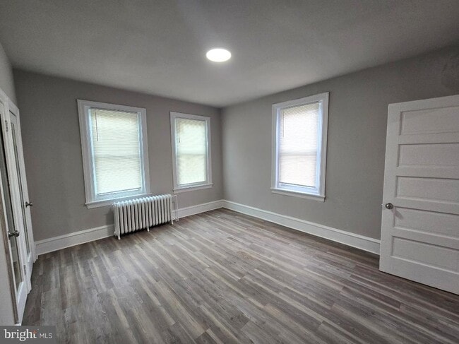 Building Photo - 6149 W Columbia Ave