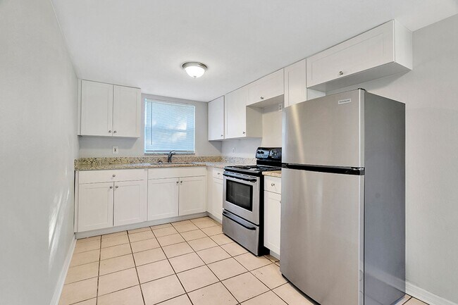 Interior Photo - Kenwood - Renovated 1 & 2 Bedrooms
