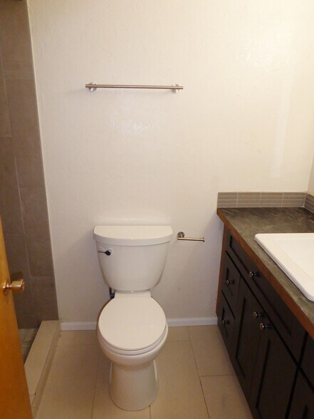 Building Photo - 1040 Ponderosa Dr