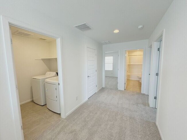 Building Photo - MOVE IN SPECIALS!! New 5-Bedroom Home in P...