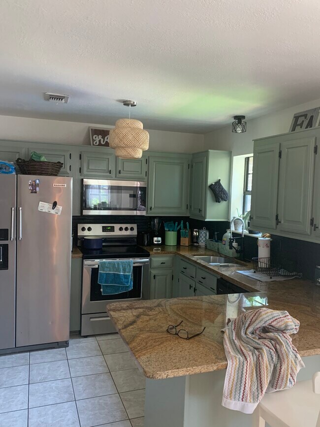 Building Photo - 115 Pearson Ln