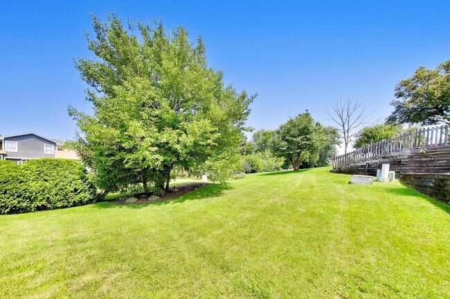 Building Photo - 106 Regency Dr