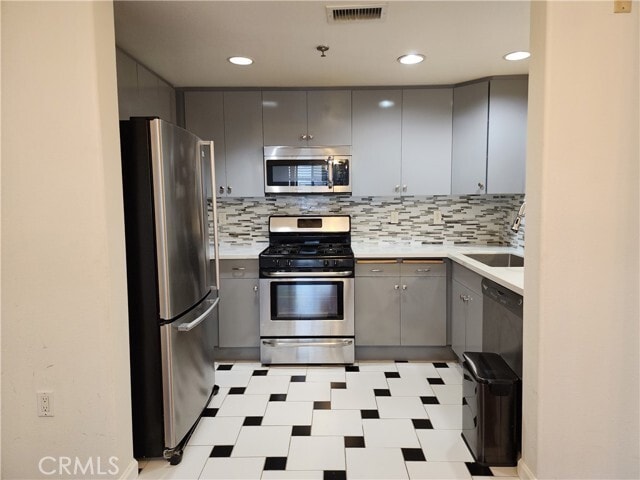 Building Photo - 580 W Main St