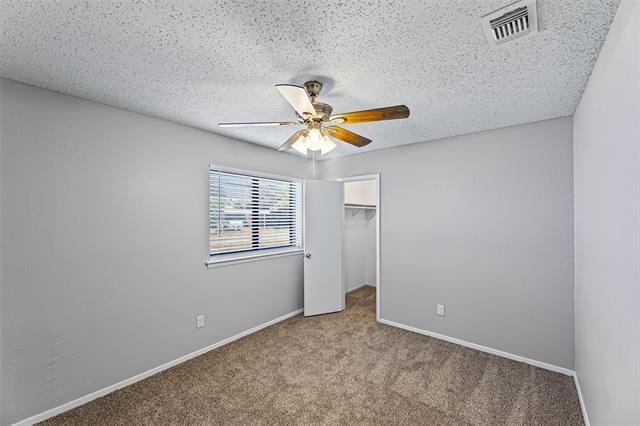 Building Photo - 221 Asbury Dr