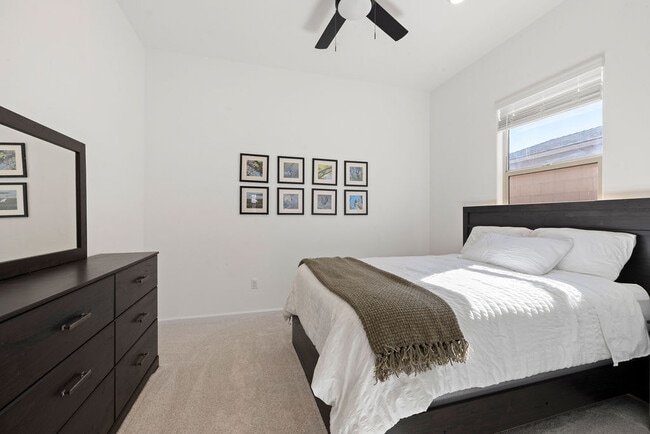 Building Photo - 17617 S Ridgerunner Dr