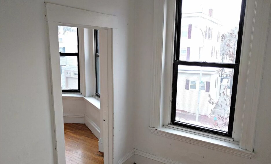 Building Photo - 179 Harvard St