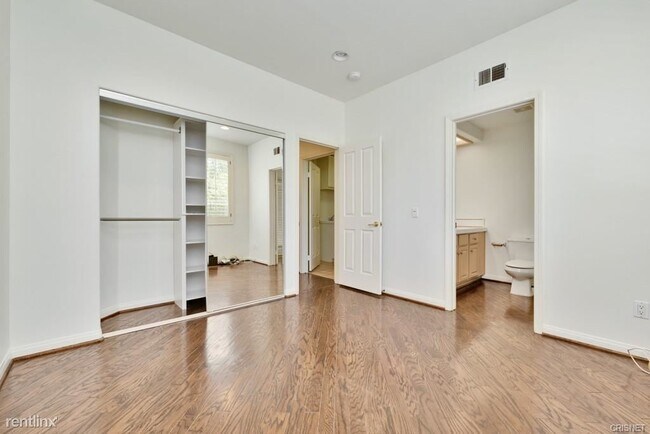 Building Photo - 4 br, 3.5 bath House - 3439 Consuelo Dr