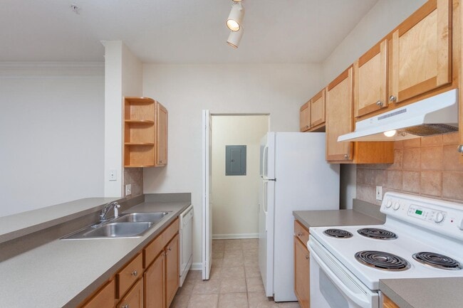 Building Photo - 4207 S Dale Mabry Hwy