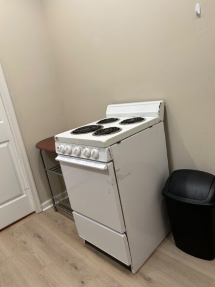 Building Photo - 3344 Prince Edward Ct