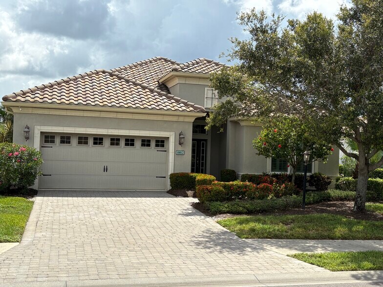 Building Photo - 10812 Trophy Dr