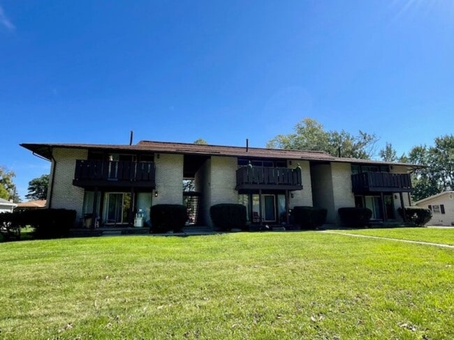 Building Photo - GREAT 2 Bedroom Available!